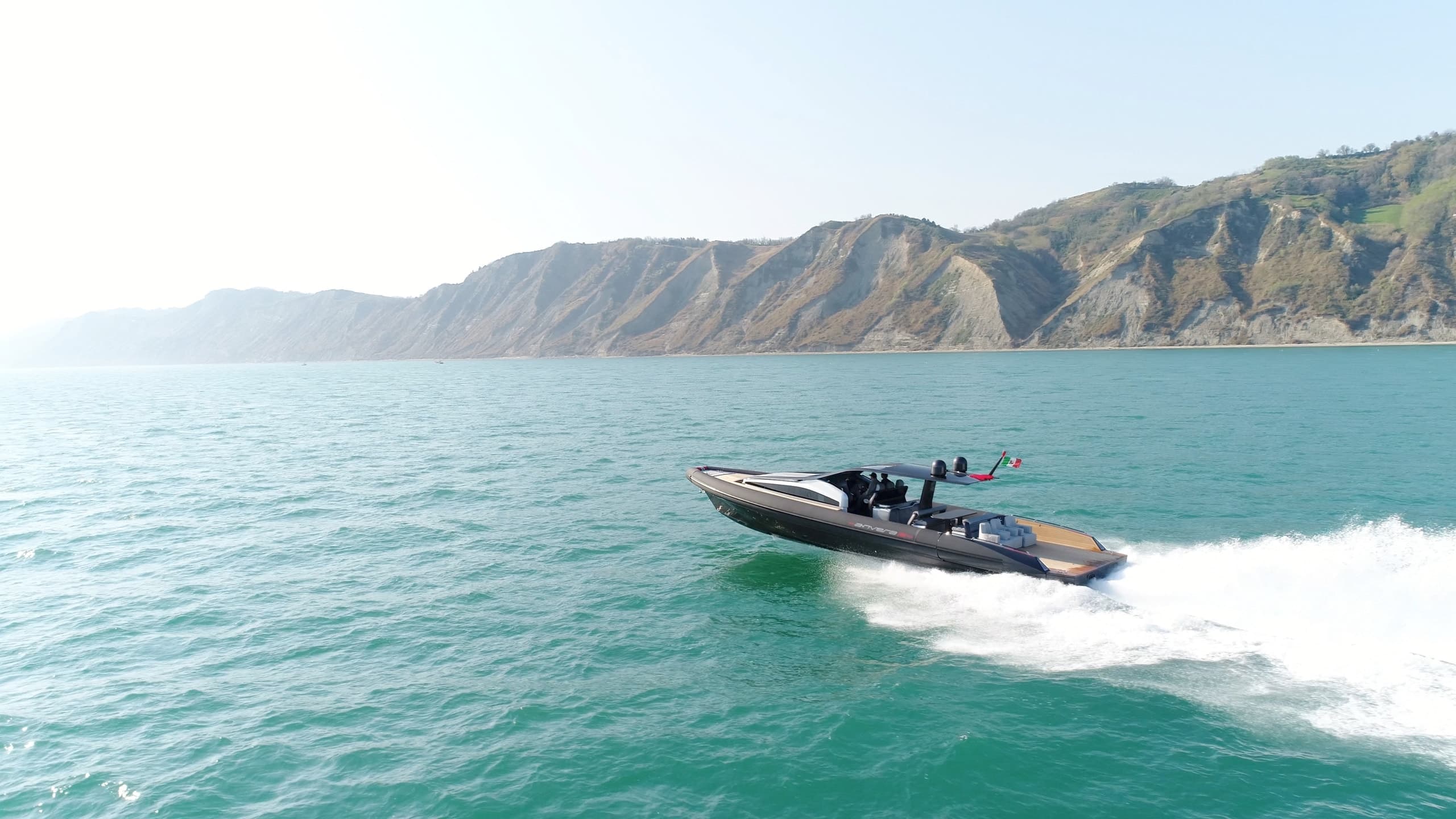 46+ knots on 1,300hp