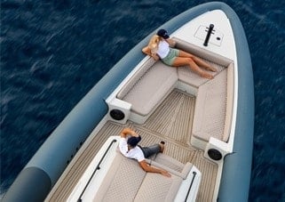 Chaser Yachts 500R bow section and tube detail