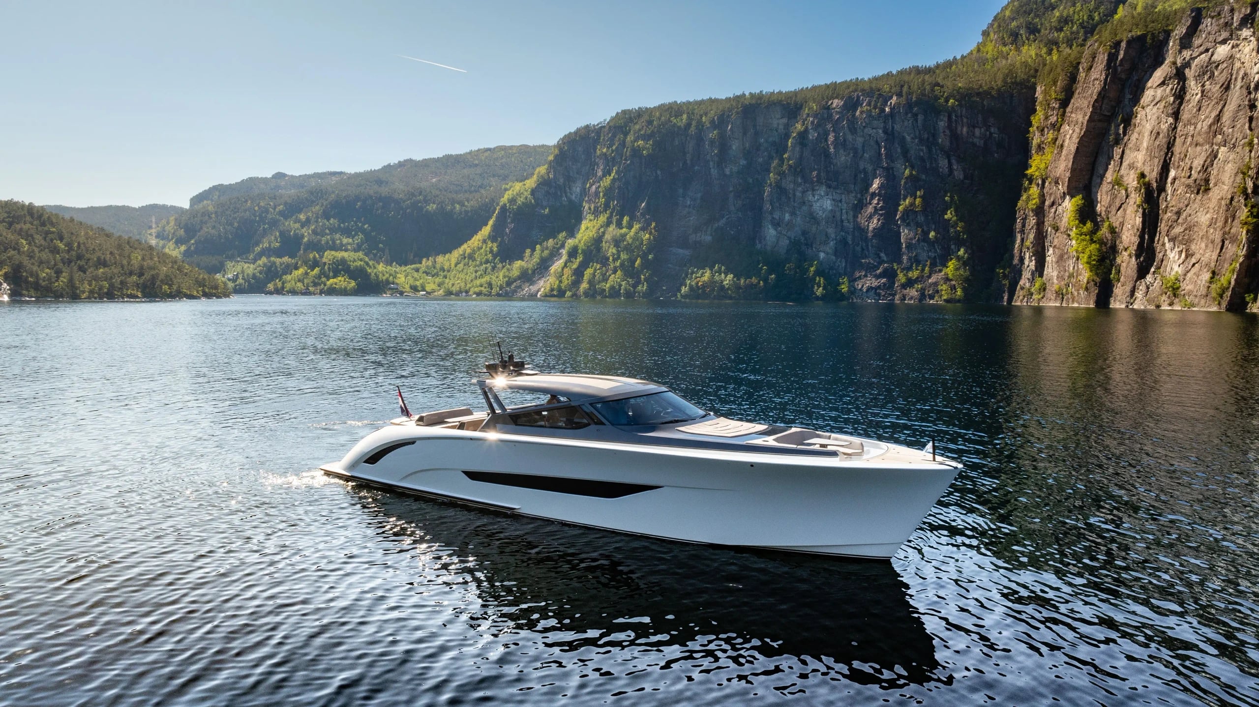 Wajer 77 Sea Dweller underway at sea, exterior starboard view