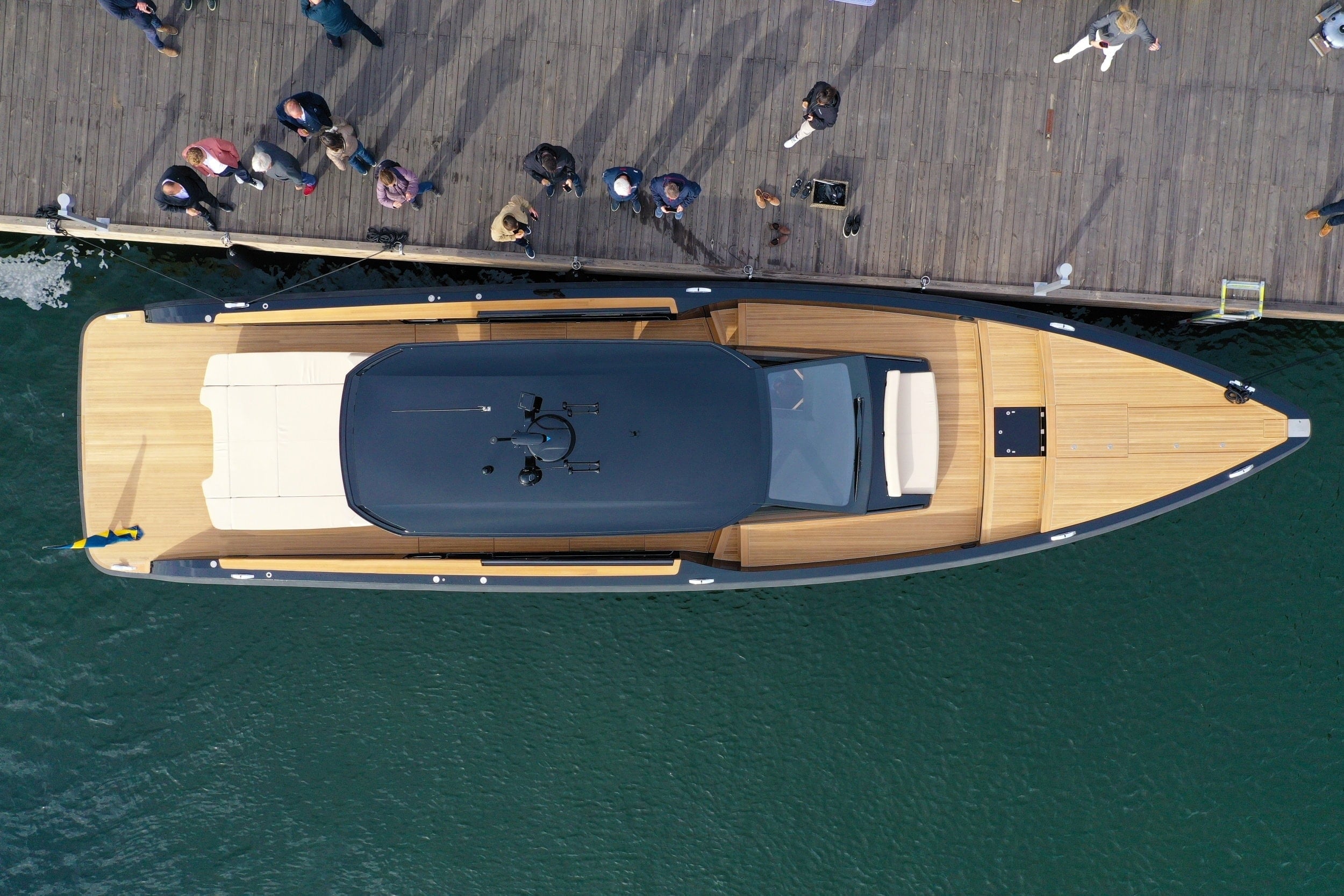 Windy SLR-SR60 aerial view underway (full resolution)