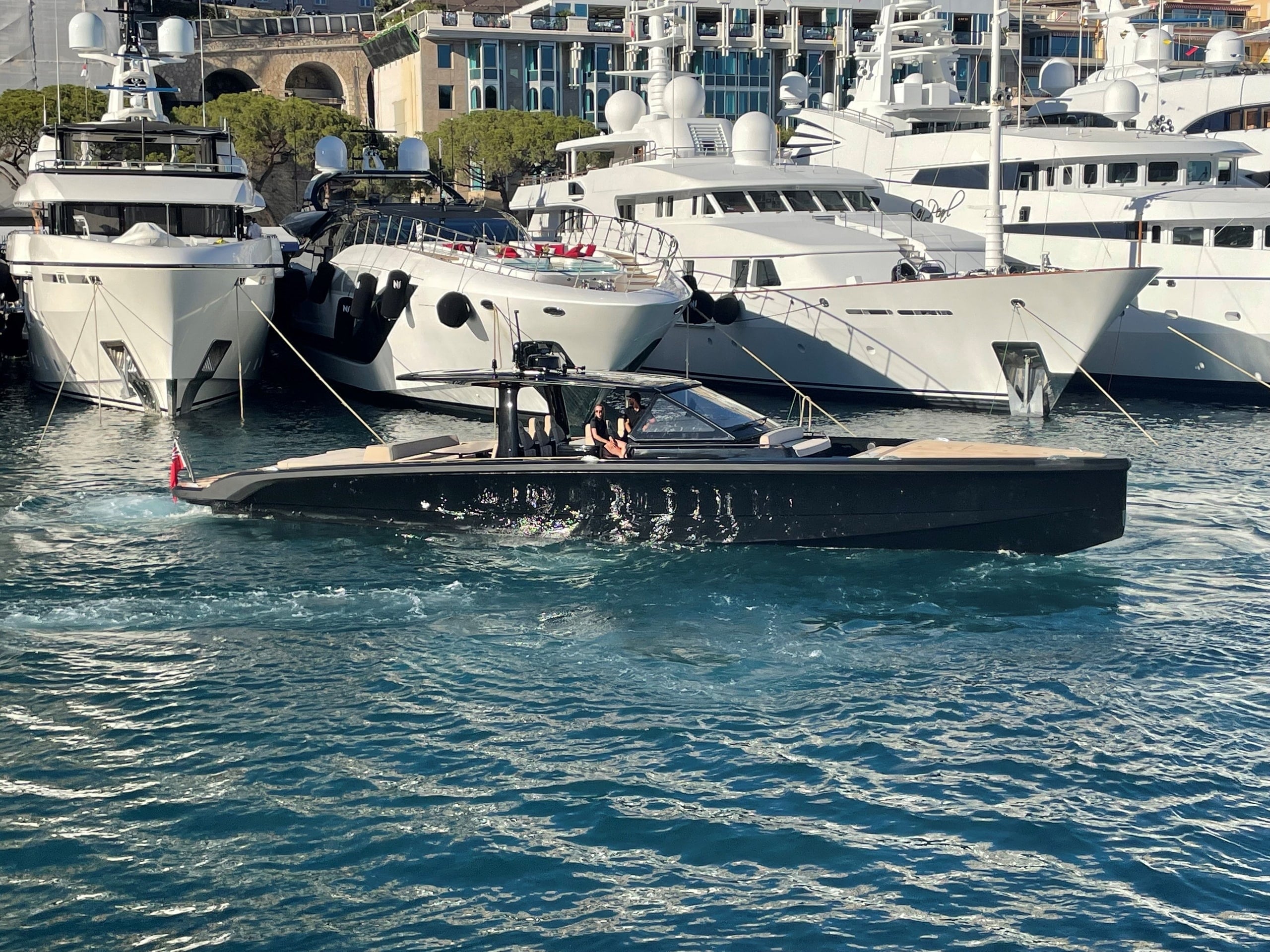 Windy SLR-SR60 at Monaco (full resolution)