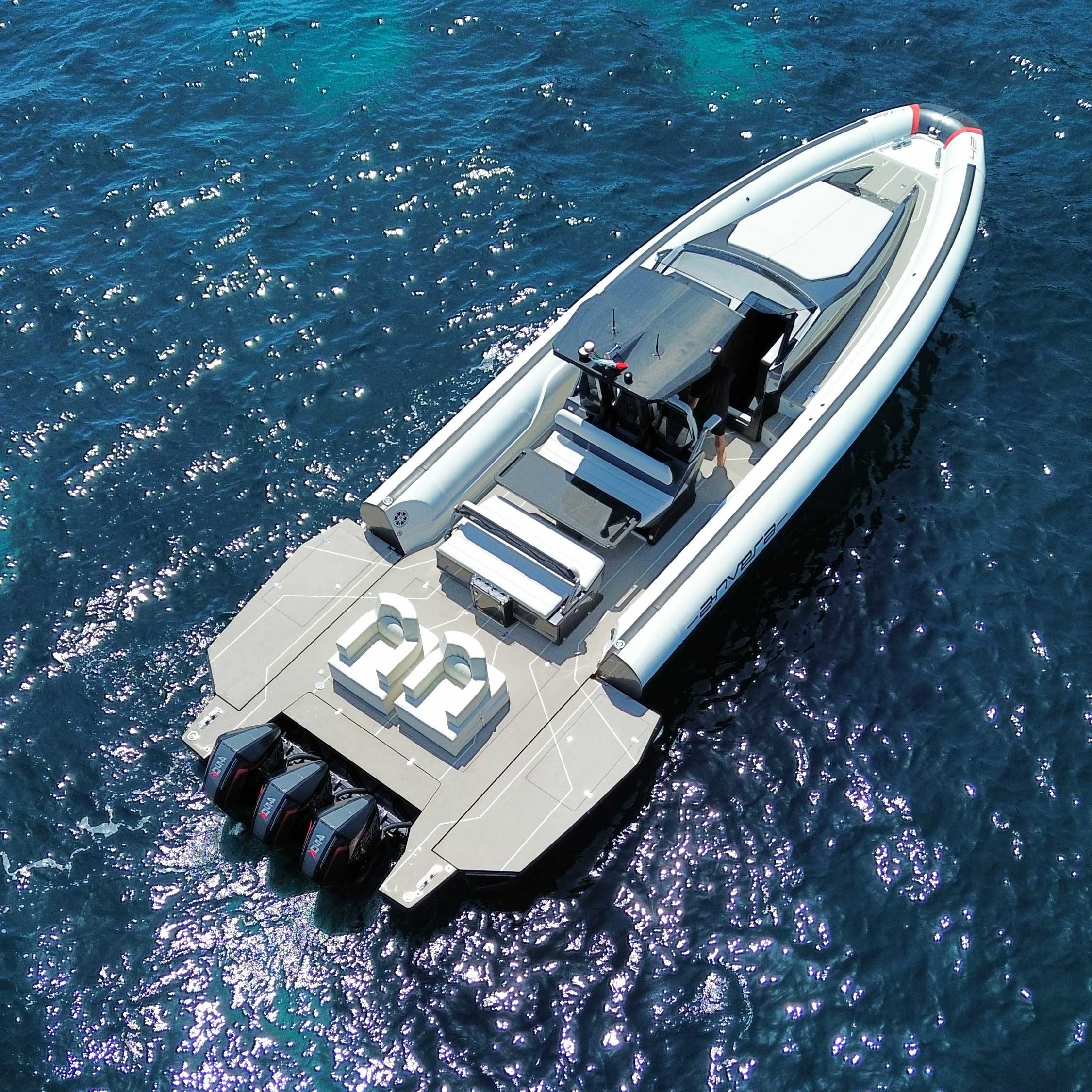 Anvera 42 Speedster exterior gallery shot