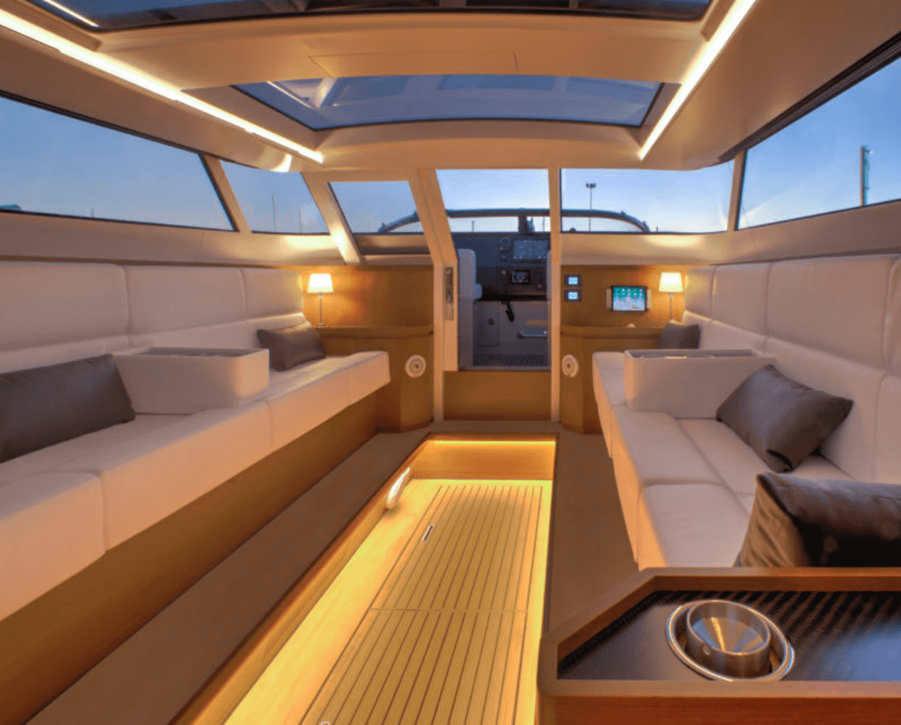 Reliant Yachts Limousine