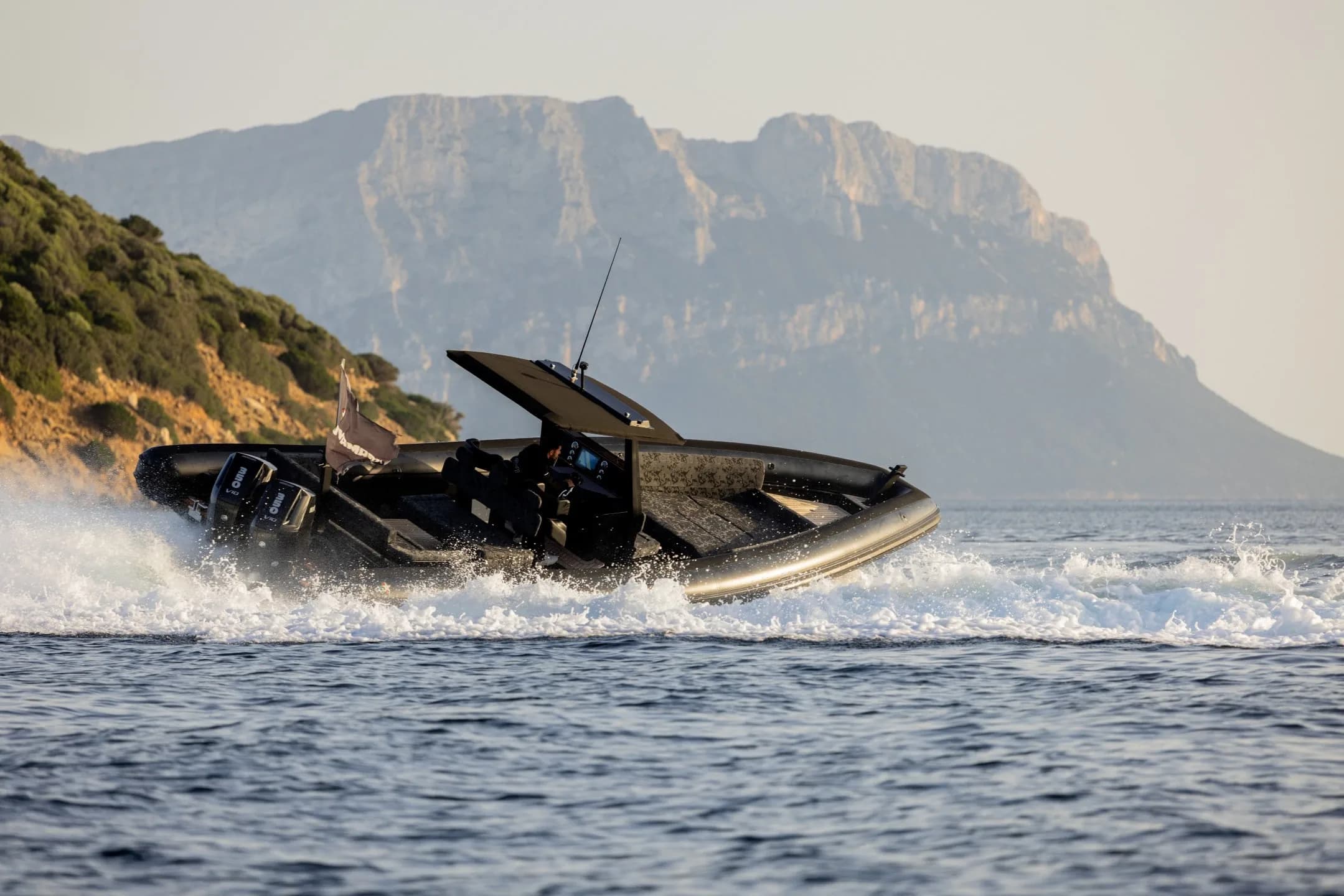 Novamarine RH 1000 bow-on action shot underway