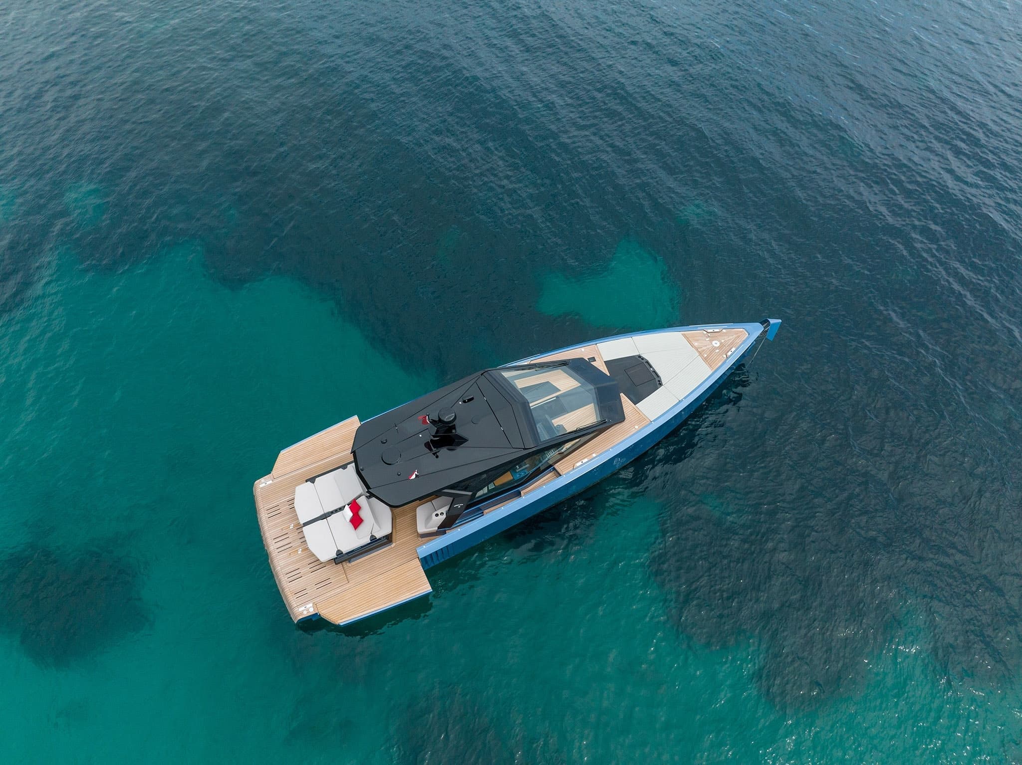 Wally wallypower58 exterior gallery shot 11, bow profile at sea