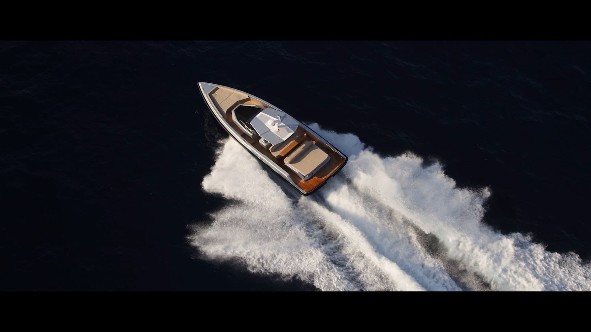 Wally wallytender48 video thumbnail showing vessel at speed