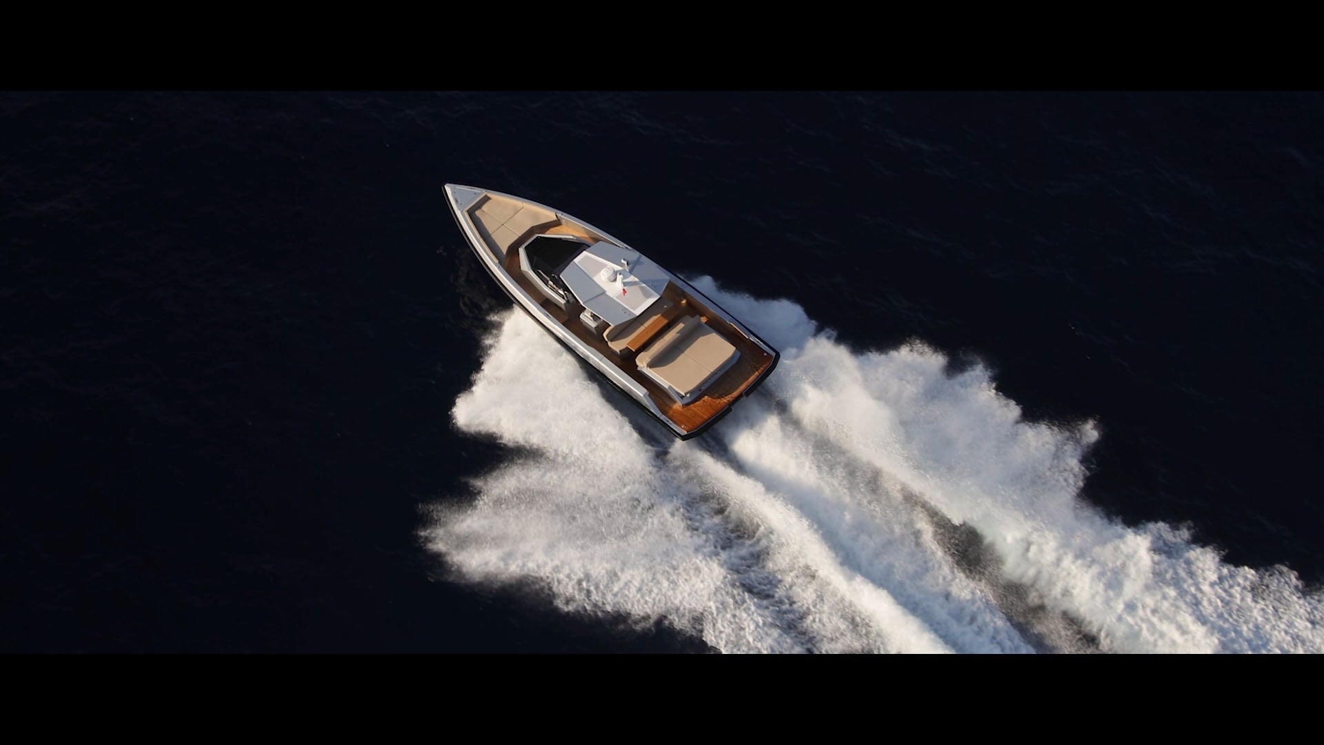 Wally wallytender48 video thumbnail showing vessel at speed